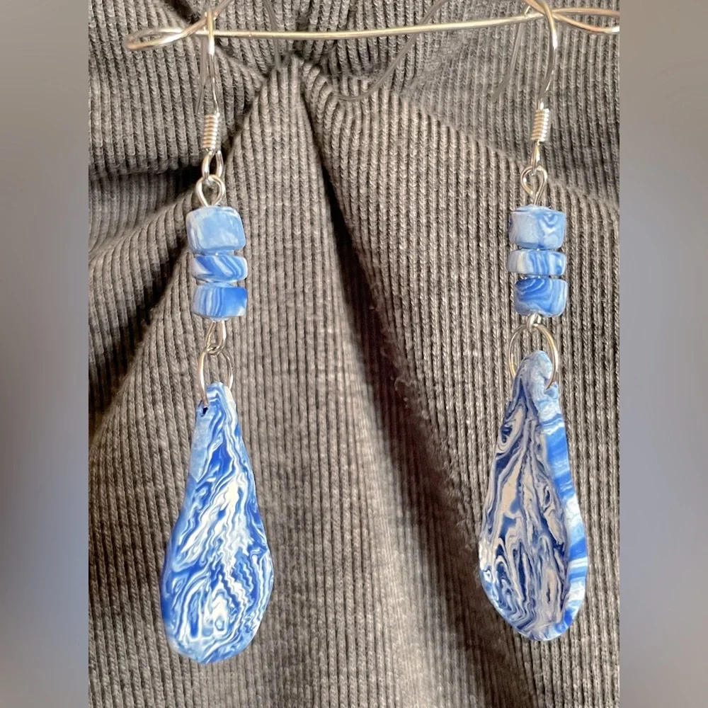 Handmade vibrational dangle earrings - Picture 5 of 5